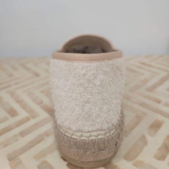 NEW IN BOX GUCCI ESPADRILLES - Picture 4 of 4